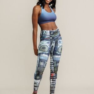 NWOT Niyama Sol x Jennifer Lopez Vintage Boom Box endless leggings size medium